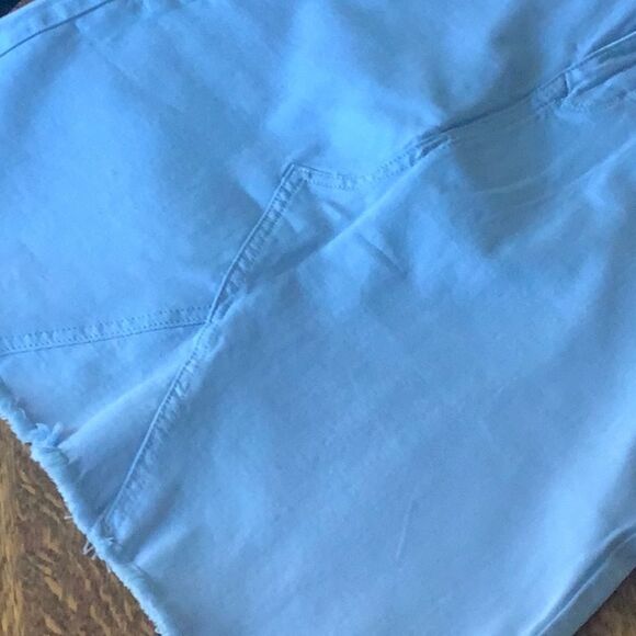 Lola High Rise Light Blue Denim Fringed Hem Skirt Size 0/26 (fits larger) NWT - Picture 13 of 13